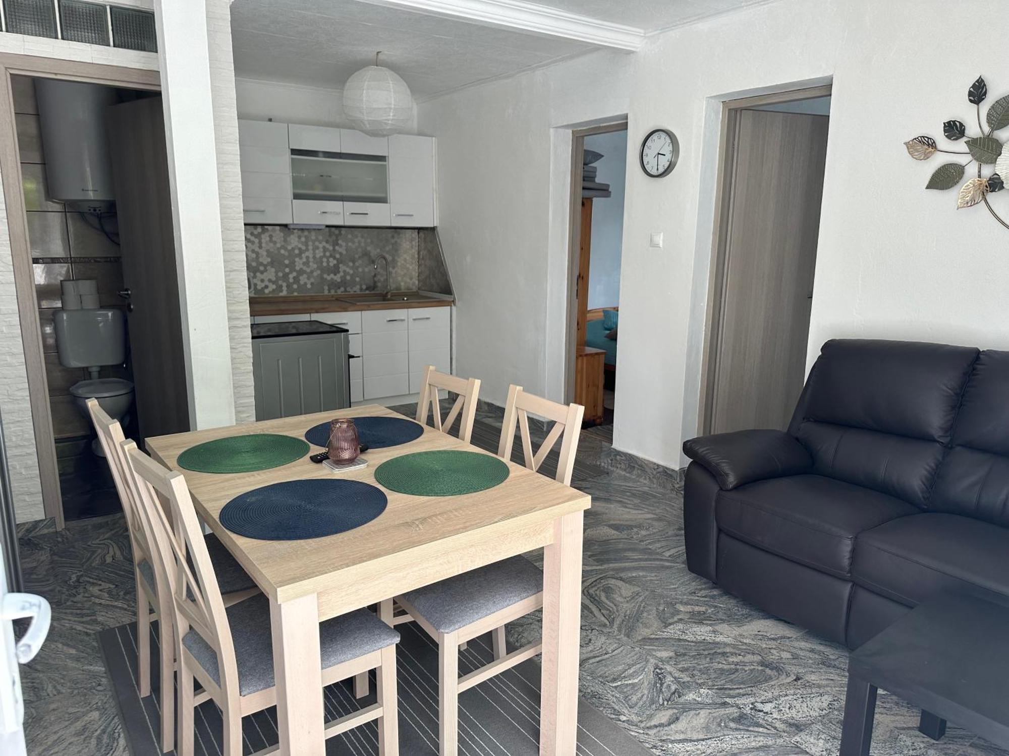 - Povilska Apartamento *